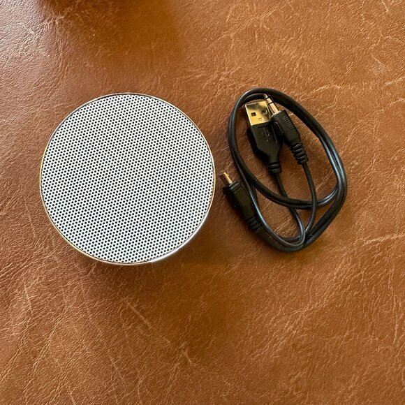 YMCA Dorne Aluminum Bluetooth Cyclinder Mini Speaker - Picture 7 of 12